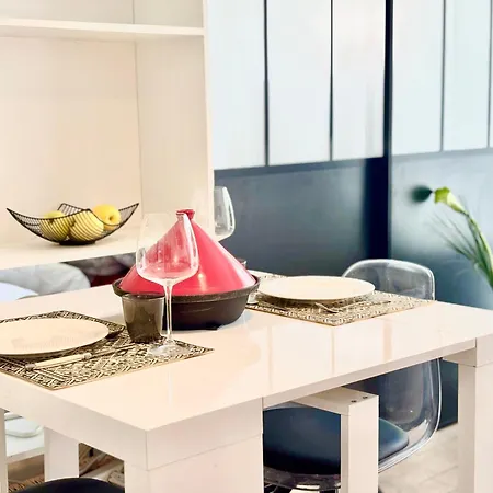 Les Baigneuses, - Apartment